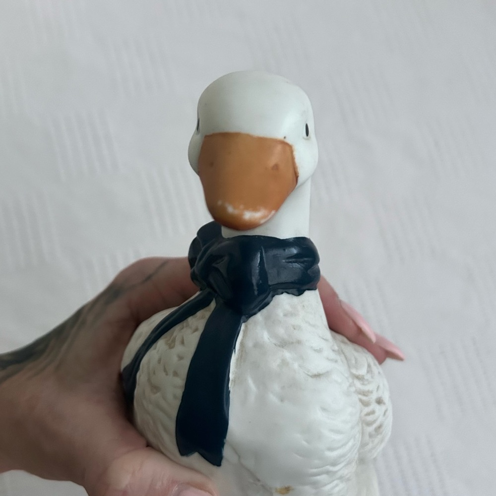 Vintage Blue Ribbon Goose Figurine Country Farmhouse Kitchen Decor - Picture 8 of 10